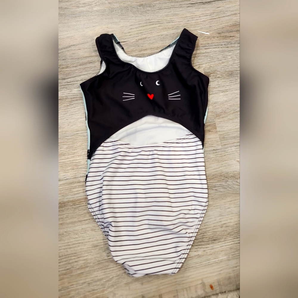 Destira leotard Child's Medium EUC